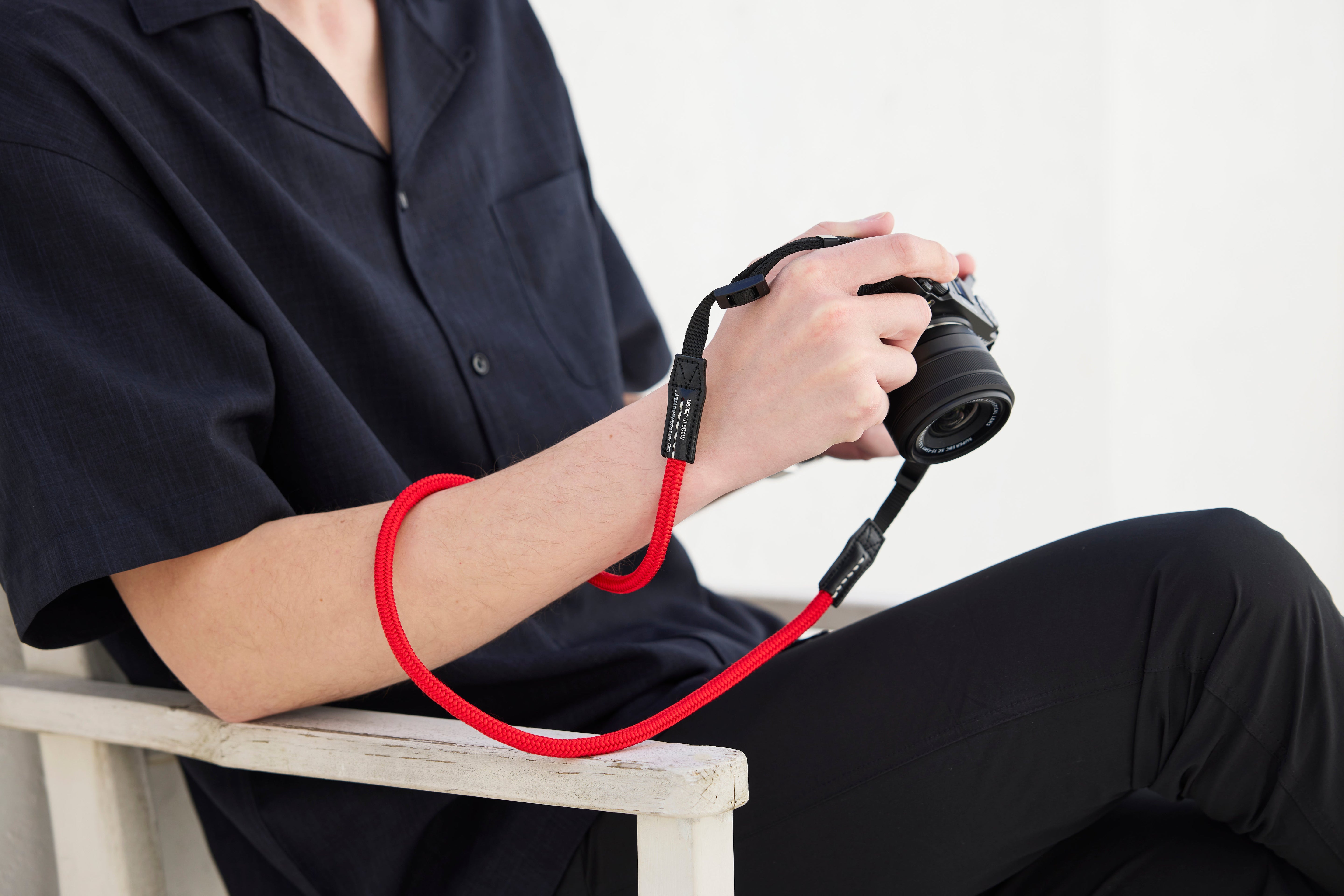 Refined Camera Strap made with Flexible Silk Cord: A Harmony of Tradition and Innovation