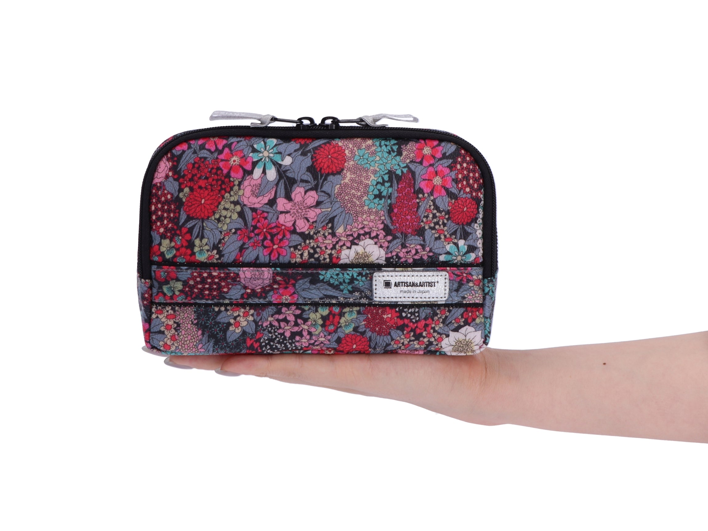 Ciara - Slope Shape Makeup Pouch - IA110H