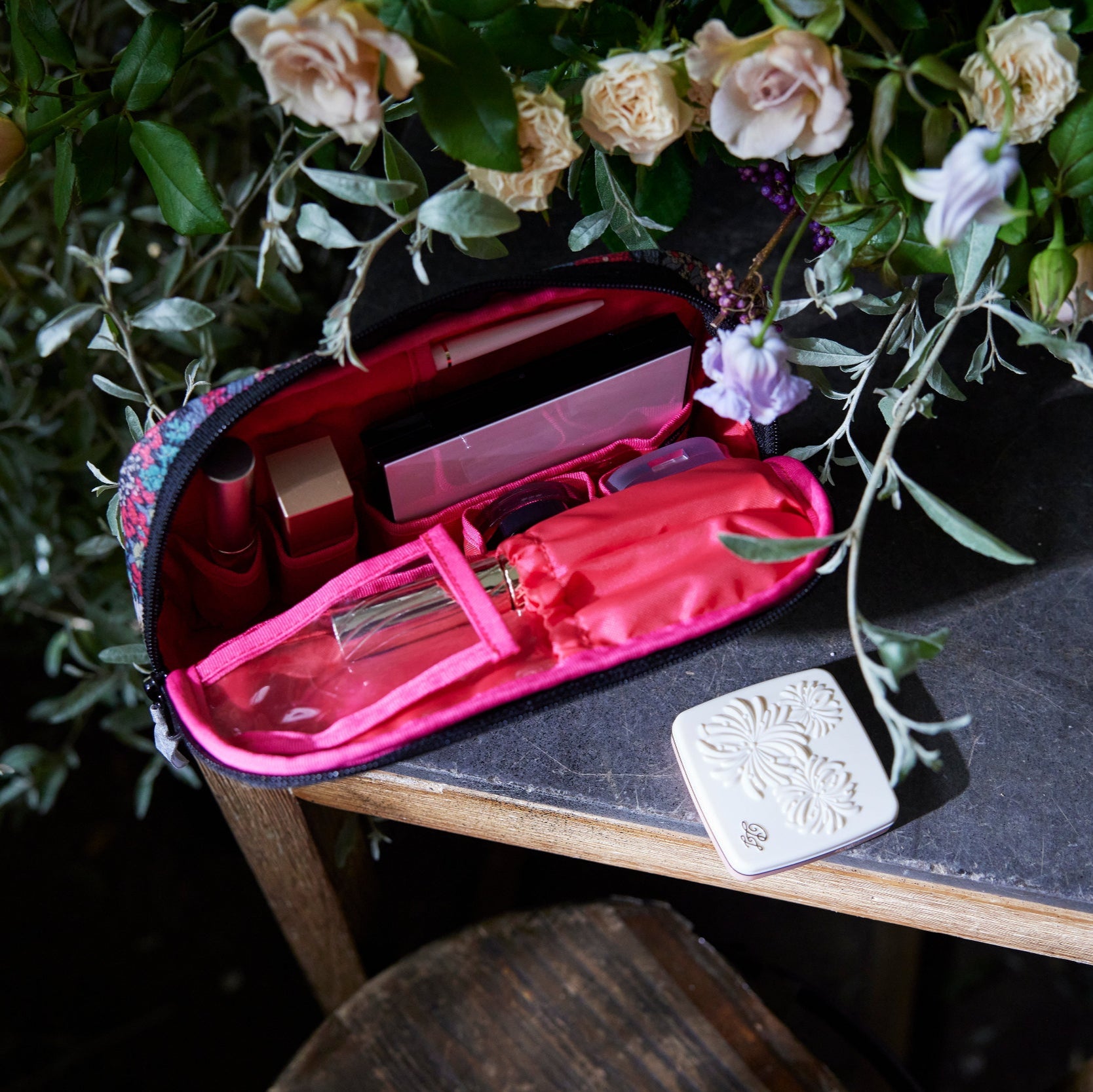 Ciara - Slope Shape Makeup Pouch - IA110H