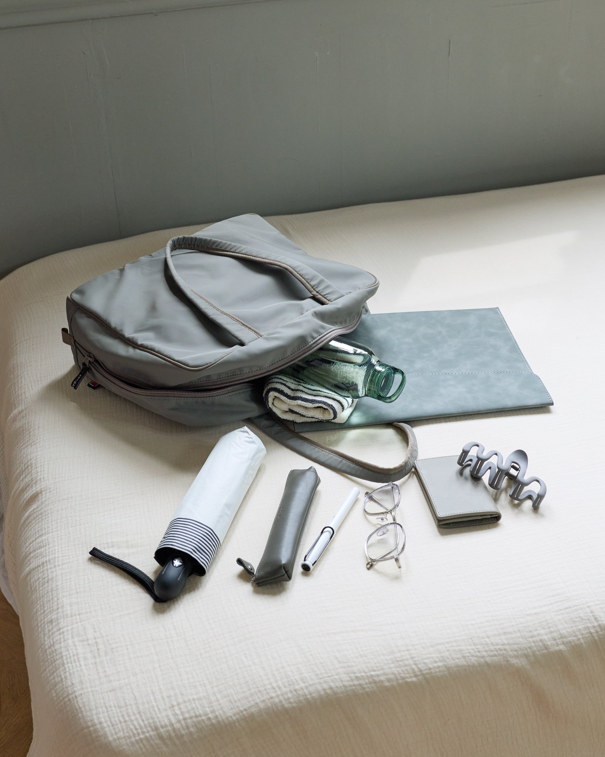 How to Pack a Makeup Bag in a Carry-On Bag