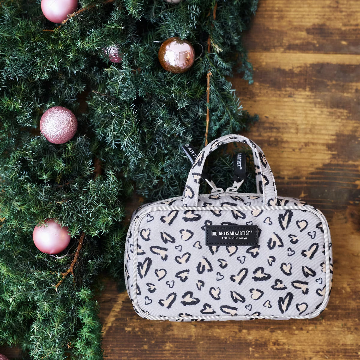 Miss Panthère - Compact Pouch with Handle 5WP-MN013S