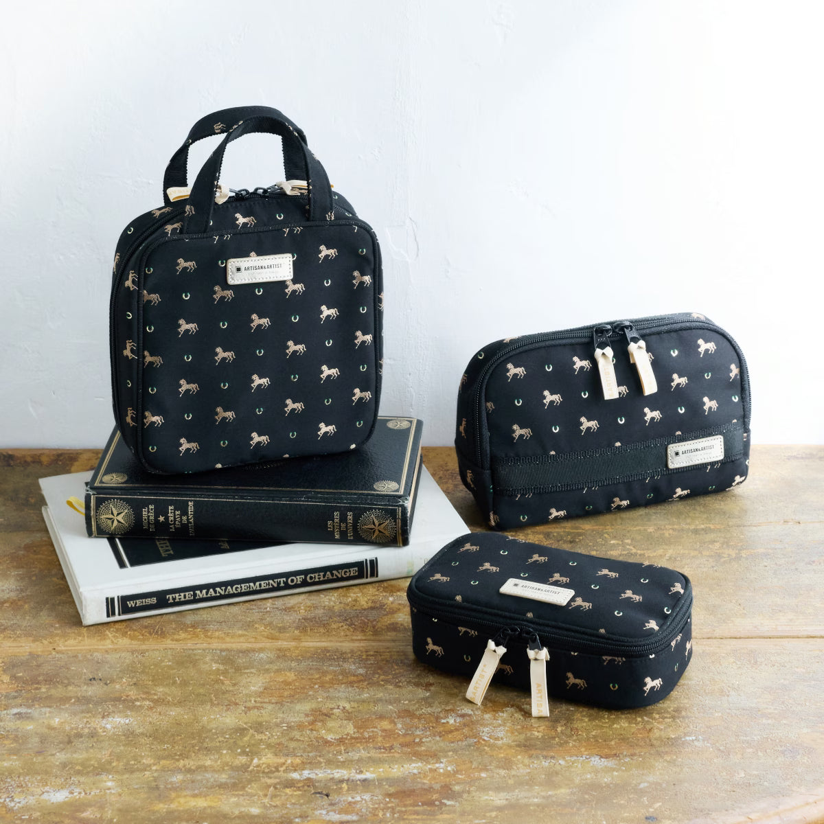 Pirouette - Square Shape Makeup Bag for Vertical Storage - 6WP-PR6092