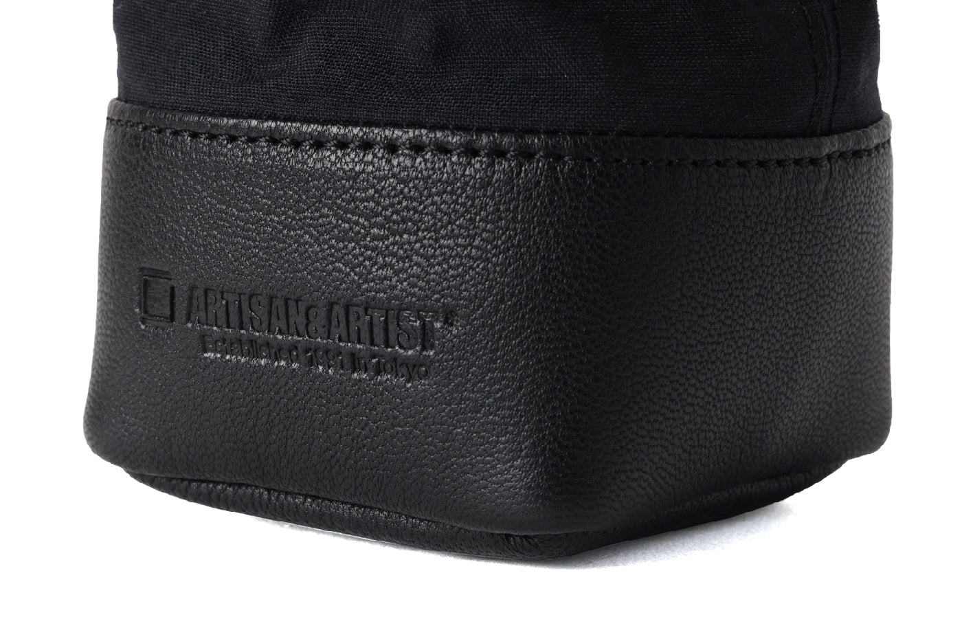 ACAM-LP140 Fabric and Leather Lens Pouch (M)